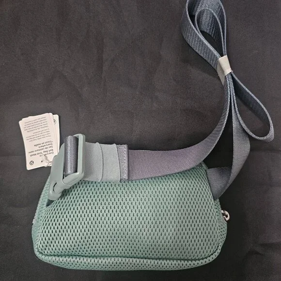 NEW Lululemon Everywhere Belt Bag / Crossbody Bag Nano Knit Mesh - Mint Green - Picture 3 of 3